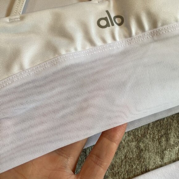 ALO YOGA brand new white bike shorts size XS and sports bra size M with tags - Picture 9 of 9